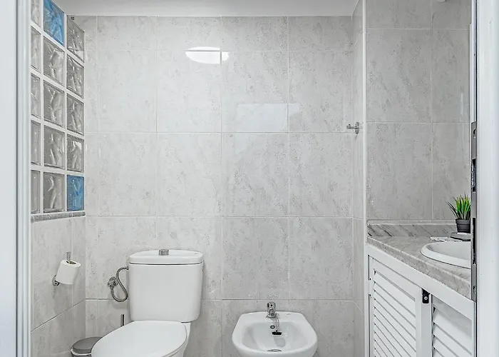 아파트 Tenerifeopenhome 3-story Flat Playa Americas 플라야데라스아메리카스