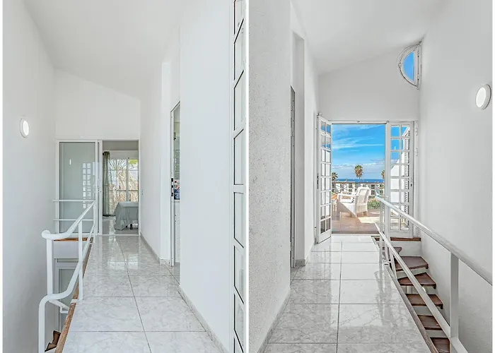 아파트 Tenerifeopenhome 3-story Flat Playa Americas